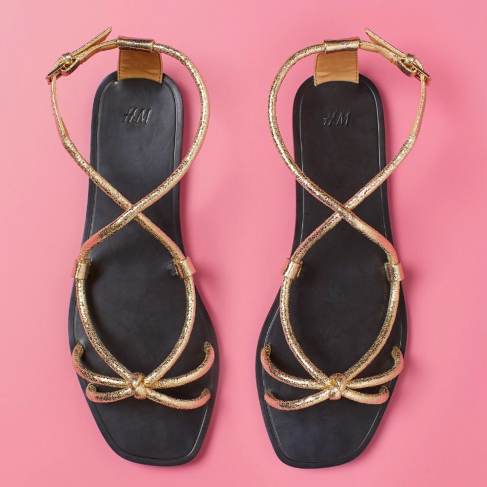 H&M faux leatherGold ankle strap sandals